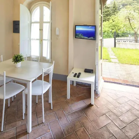 In With Garden Appartement Lerici